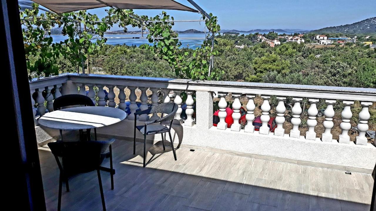 Apartments Dubravka Pirovac Eksteriør billede